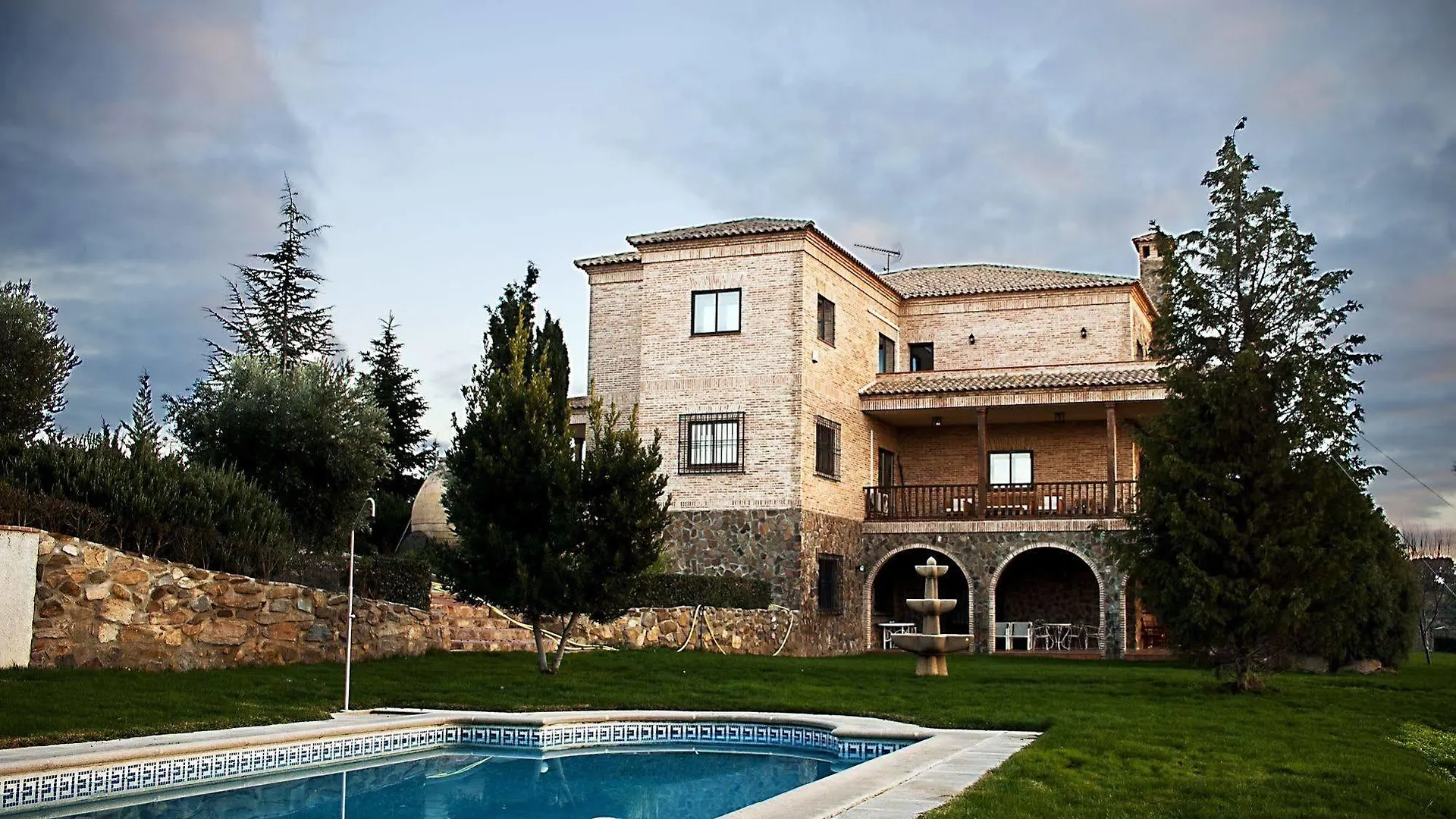 Casa Rural Cigarral Del Pintor contacts